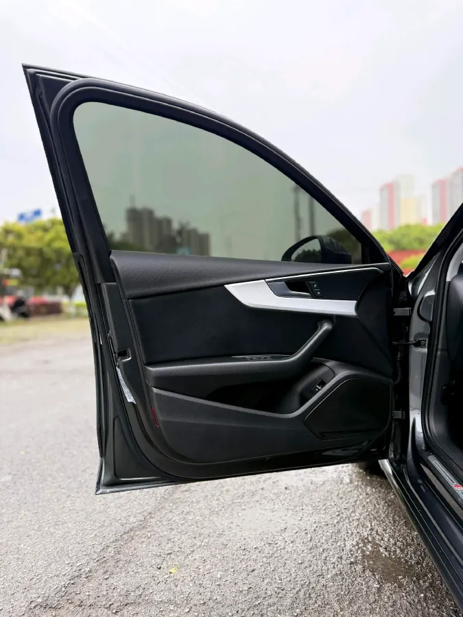 2020 Audi A4L 2.0T 190HP L4 7DCT,autocango,china used car exporter,china ev exporter,chinese used car exporter,chinese used ev exporter