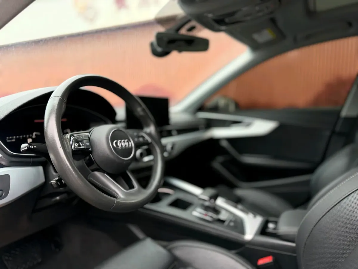 2020 Audi A4L 2.0T 190HP L4 7DCT,autocango,china used car exporter,china ev exporter,chinese used car exporter,chinese used ev exporter