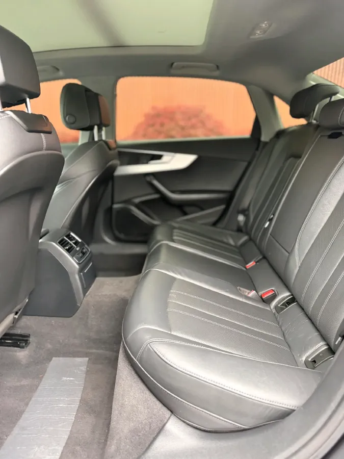 2020 Audi A4L 2.0T 190HP L4 7DCT,autocango,china used car exporter,china ev exporter,chinese used car exporter,chinese used ev exporter