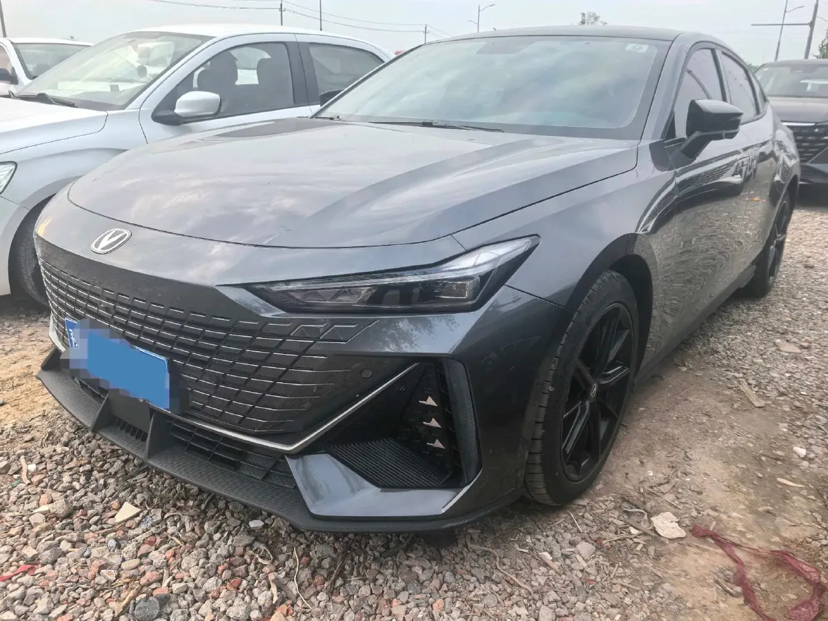 2022 ChangAn UNI-V 1.5T 188HP L4 7DCT,autocango,china used car exporter,china ev exporter,chinese used car exporter,chinese used ev exporter