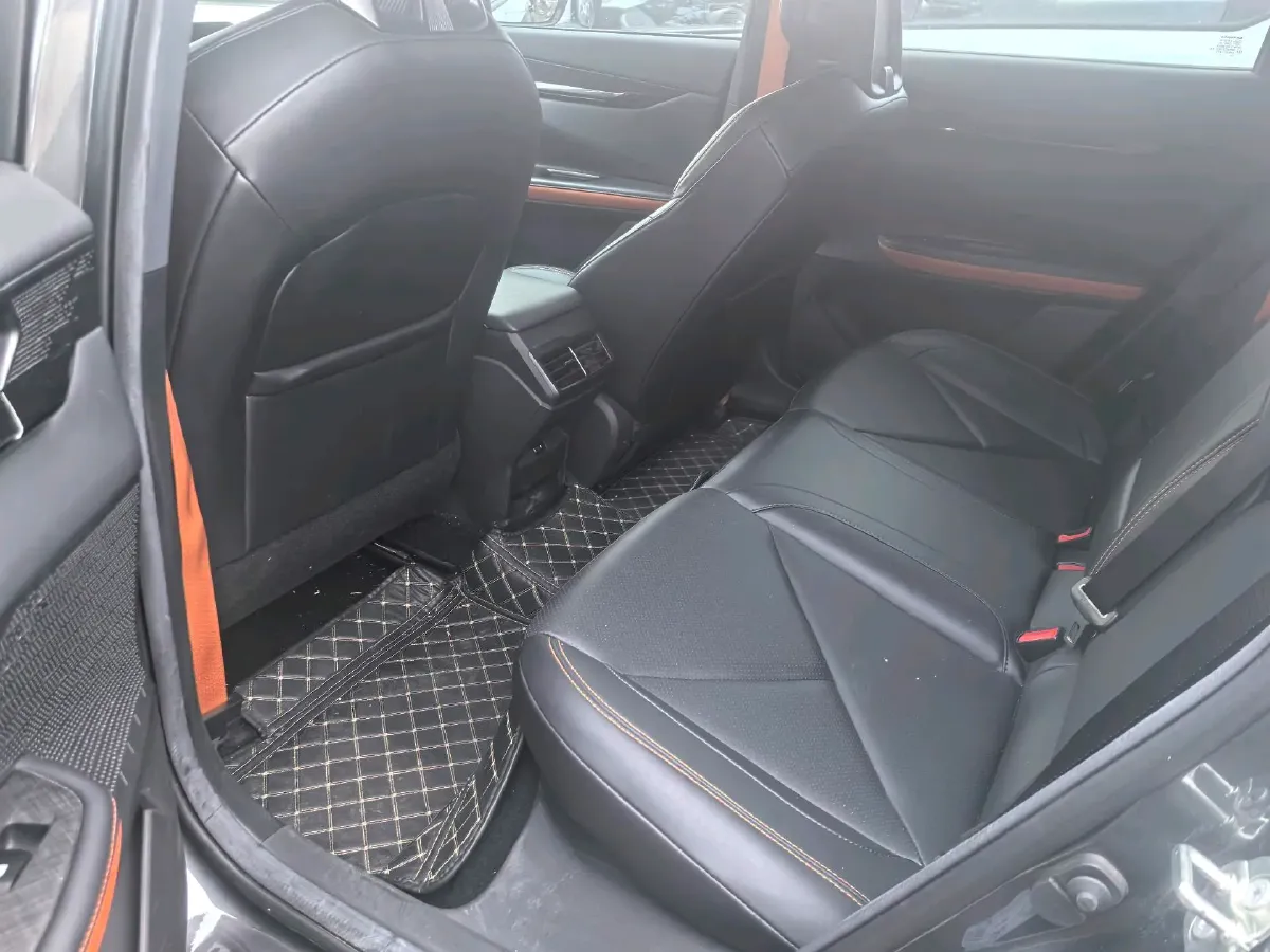 2022 ChangAn UNI-V 1.5T 188HP L4 7DCT,autocango,china used car exporter,china ev exporter,chinese used car exporter,chinese used ev exporter