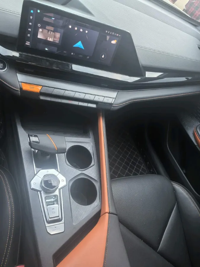 2022 ChangAn UNI-V 1.5T 188HP L4 7DCT,autocango,china used car exporter,china ev exporter,chinese used car exporter,chinese used ev exporter