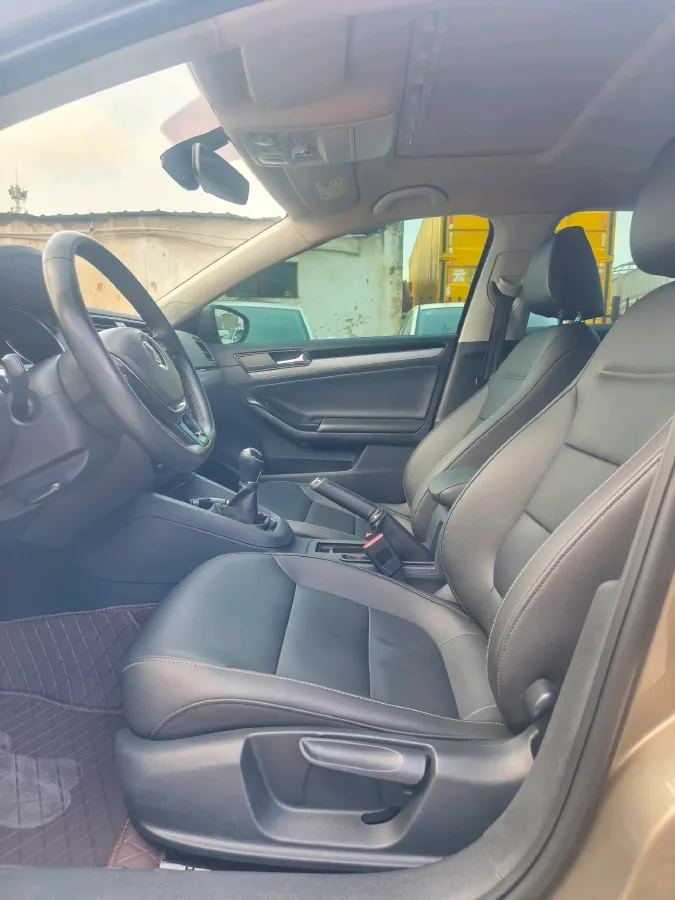 2018 KingLong KaiTe 2.3T 110HP L4 5MT,autocango,china used car exporter,china ev exporter,chinese used car exporter,chinese used ev exporter