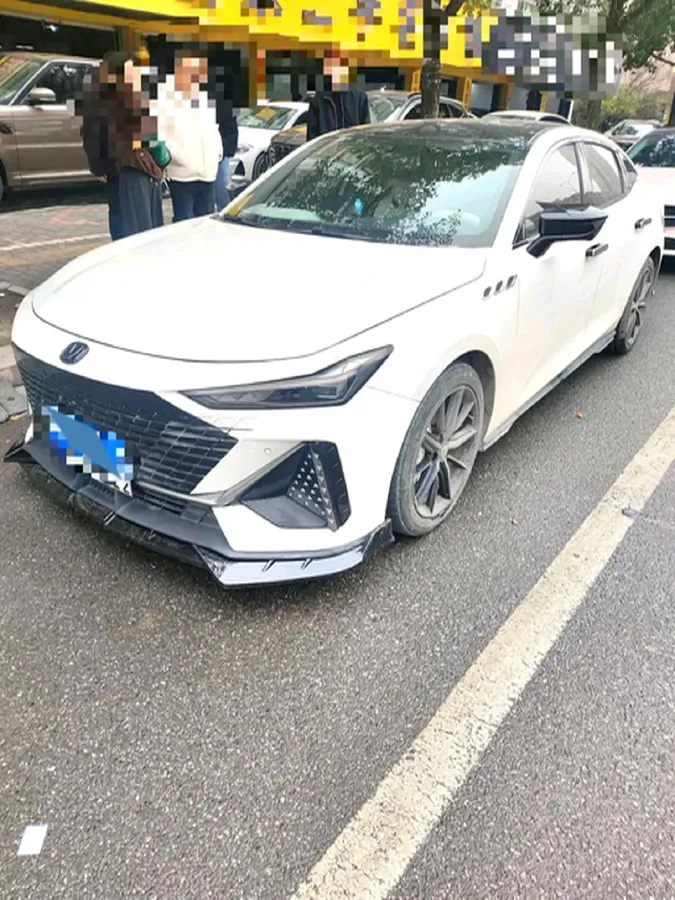 2022 ChangAn Raeton CC 1.5T 188HP L4 7DCT,autocango,china used car exporter,china ev exporter,chinese used car exporter,chinese used ev exporter