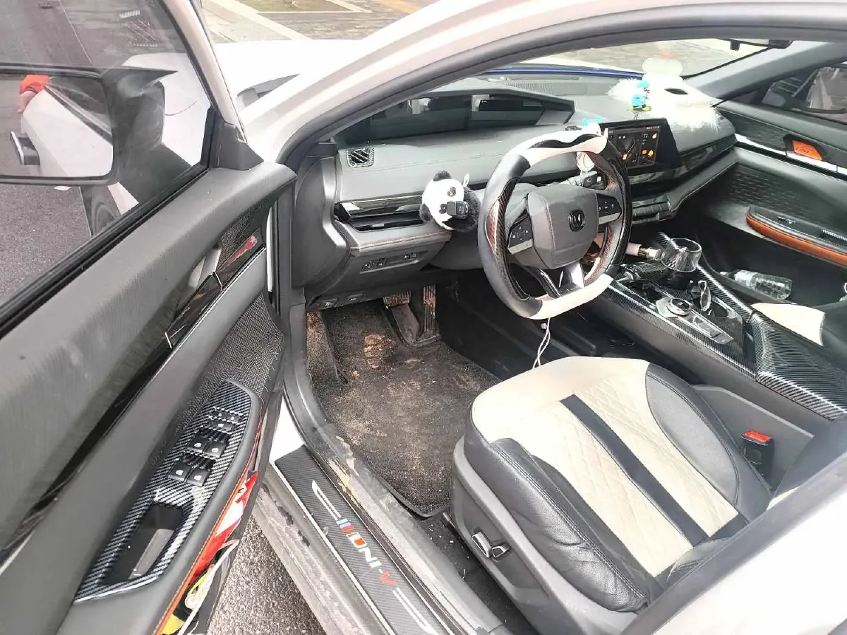 2022 ChangAn Raeton CC 1.5T 188HP L4 7DCT,autocango,china used car exporter,china ev exporter,chinese used car exporter,chinese used ev exporter