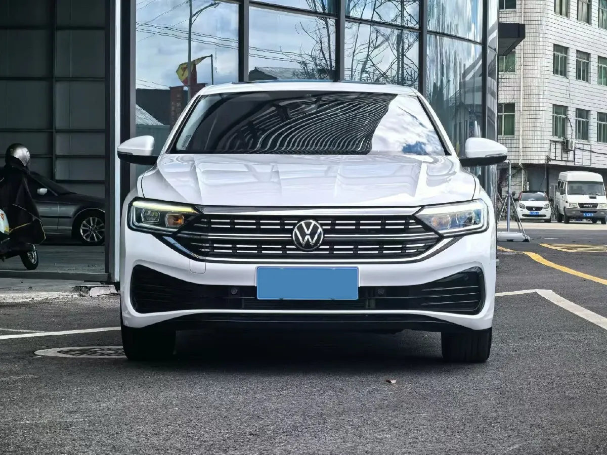 2025 Volkswagen Sagitar 1.5T 160HP L4 7DCT,autocango,china used car exporter,china ev exporter,chinese used car exporter,chinese used ev exporter