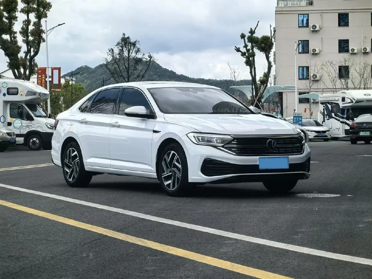 2025 Volkswagen Sagitar 1.5T 160HP L4 7DCT,autocango,china used car exporter,china ev exporter,chinese used car exporter,chinese used ev exporter