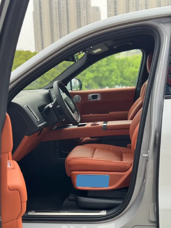 2023 Li L8 Range Extended 154HP REEV 40.9KWH,autocango,china used car exporter,china ev exporter,chinese used car exporter,chinese used ev exporter