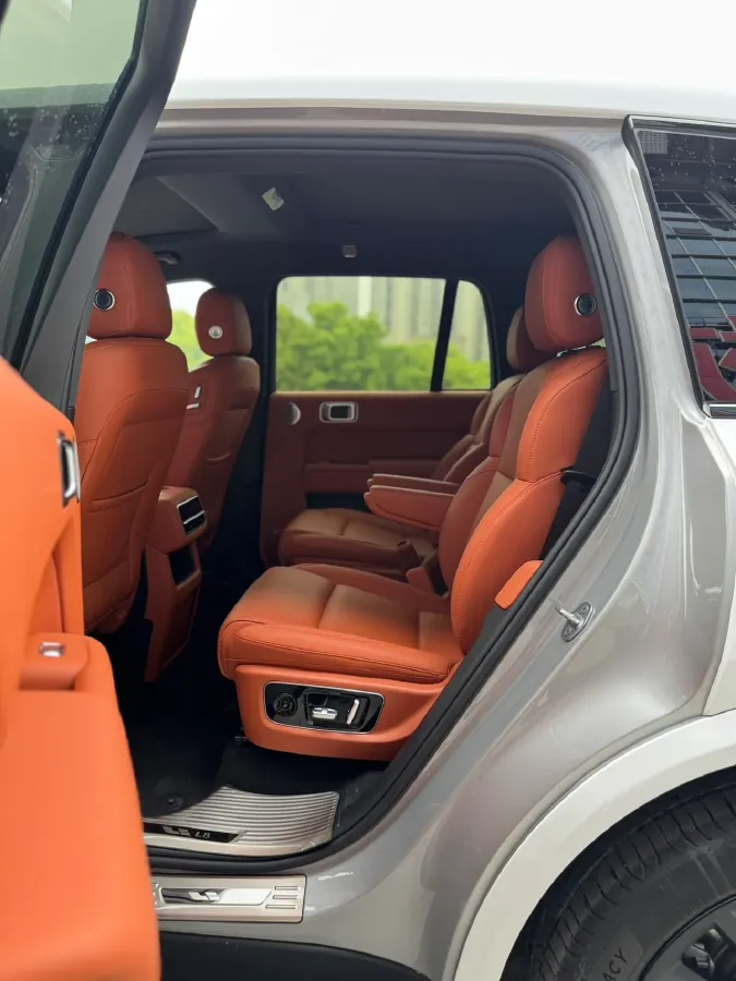 2023 Li L8 Range Extended 154HP REEV 40.9KWH,autocango,china used car exporter,china ev exporter,chinese used car exporter,chinese used ev exporter