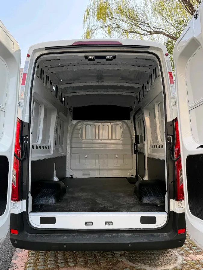 2024 MAXUS XinTu V90 2.0T 150HP L4 6MT,autocango,china used car exporter,china ev exporter,chinese used car exporter,chinese used ev exporter