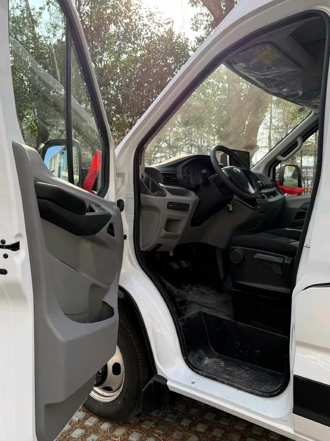 2024 MAXUS XinTu V90 2.0T 150HP L4 6MT,autocango,china used car exporter,china ev exporter,chinese used car exporter,chinese used ev exporter