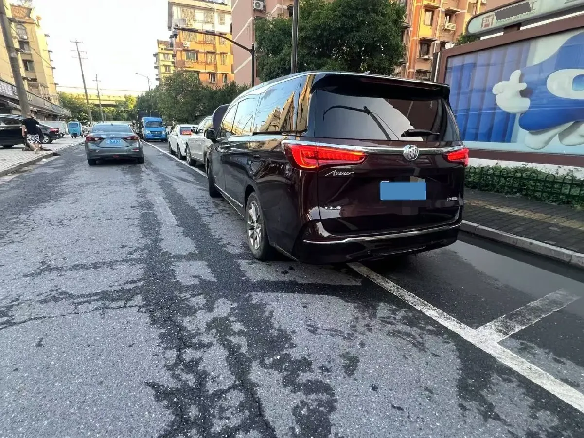 2022 Buick GL8 2.0T 237HP L4 9AT,autocango,china used car exporter,china ev exporter,chinese used car exporter,chinese used ev exporter