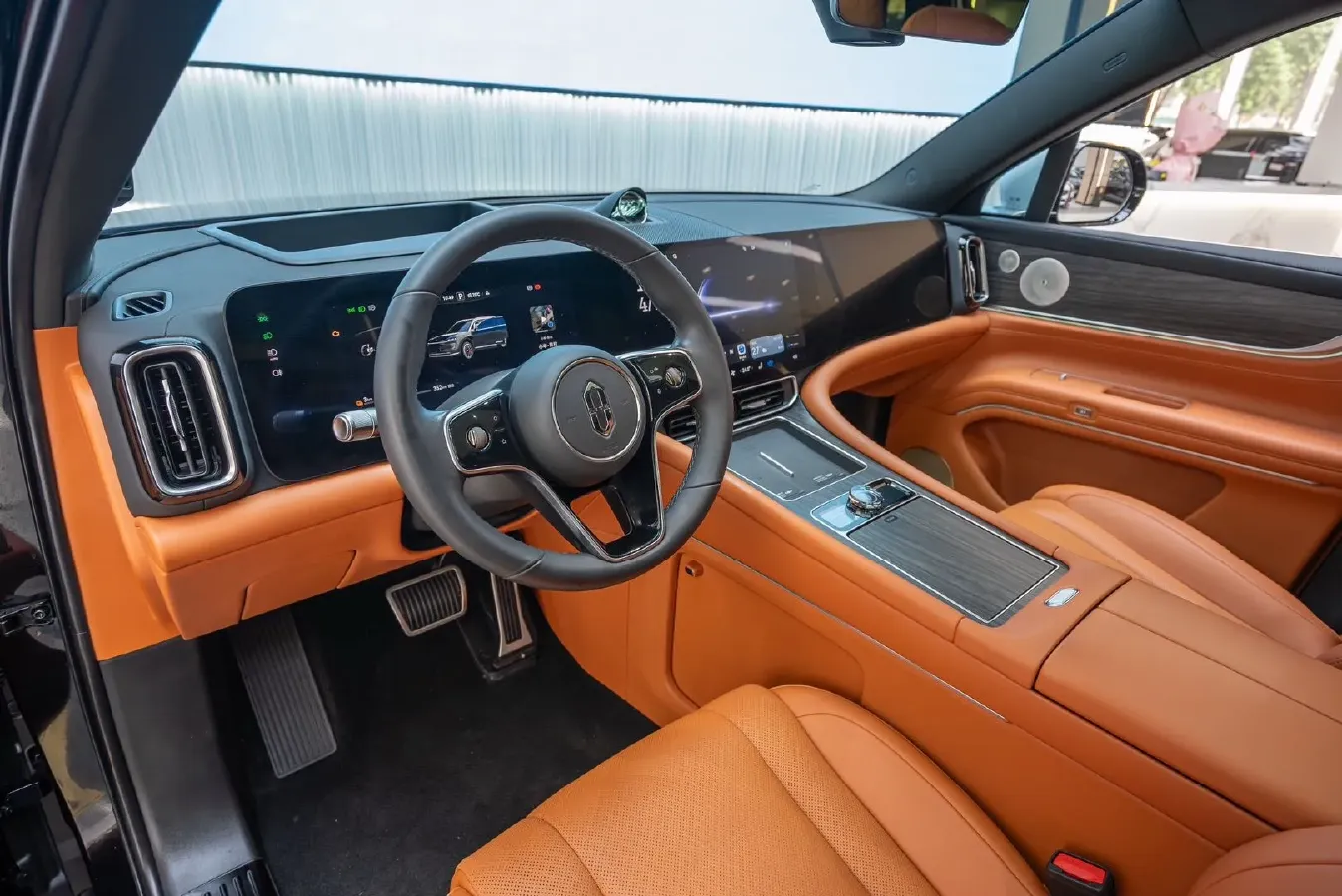 2024 AITO AITO M9 1.5T 152HP L4 REEV 42KWH,autocango,china used car exporter,china ev exporter,chinese used car exporter,chinese used ev exporter