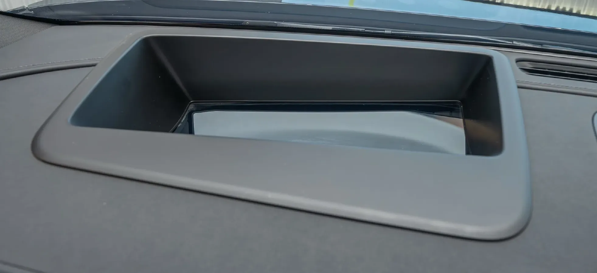 2024 AITO AITO M9 1.5T 152HP L4 REEV 42KWH,autocango,china used car exporter,china ev exporter,chinese used car exporter,chinese used ev exporter