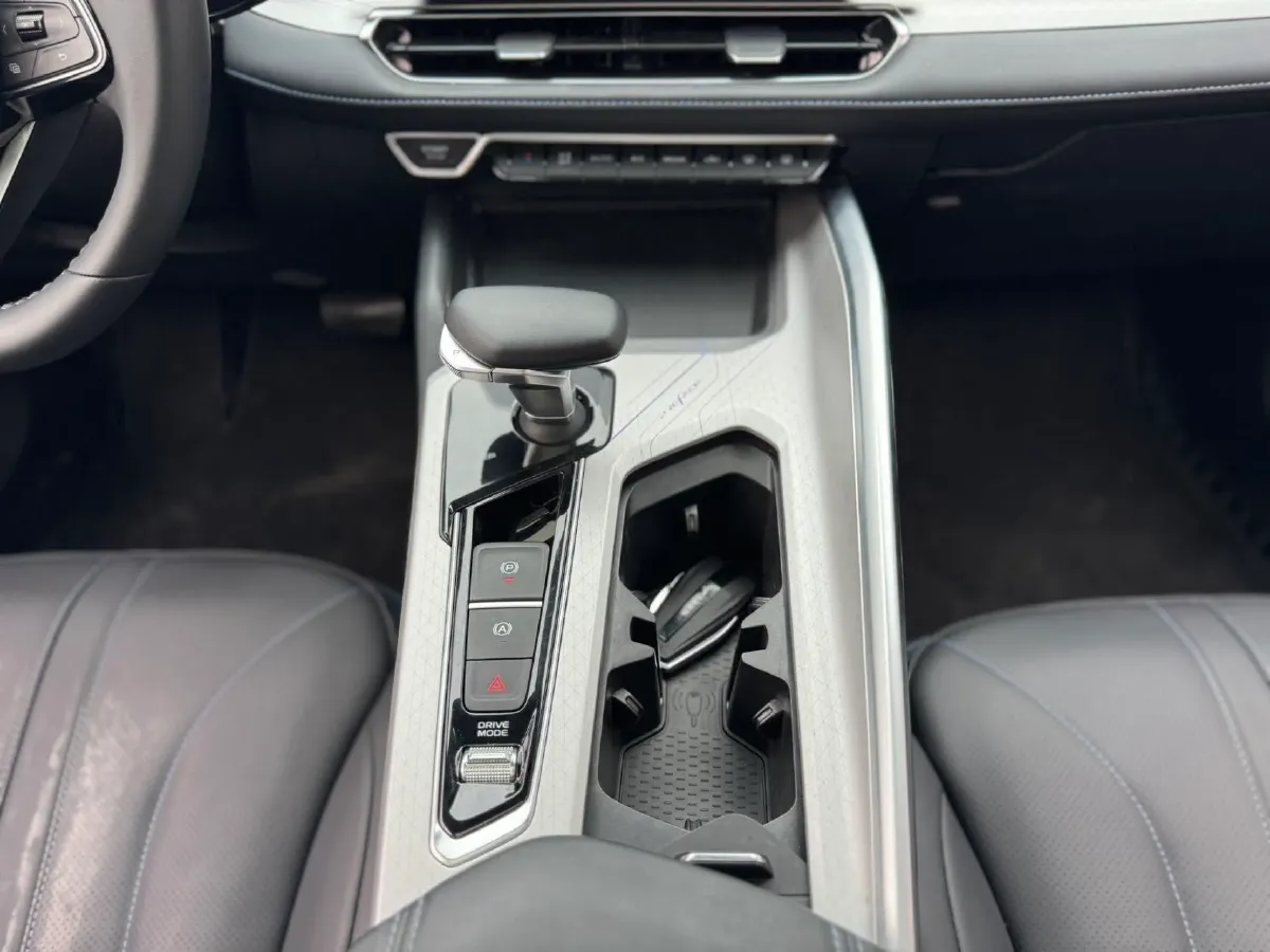 2025 Geely Preface 1.5T 181HP L4 7DCT,autocango,china used car exporter,china ev exporter,chinese used car exporter,chinese used ev exporter