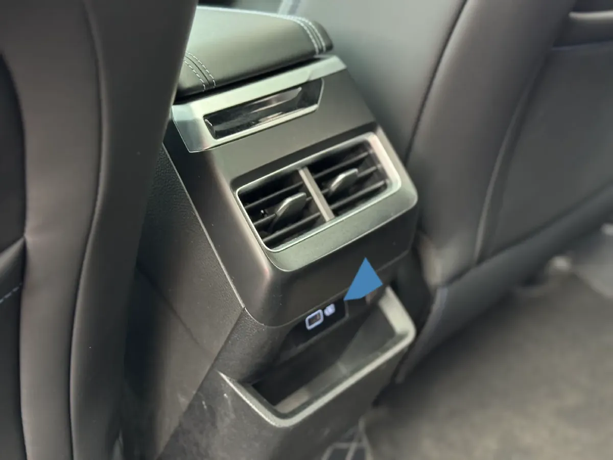 2025 Geely Preface 1.5T 181HP L4 7DCT,autocango,china used car exporter,china ev exporter,chinese used car exporter,chinese used ev exporter