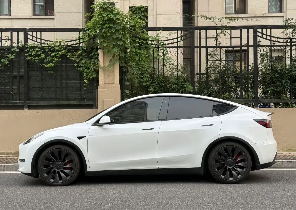 2022 Tesla Model Y BEV 60KWH,autocango,china used car exporter,china ev exporter,chinese used car exporter,chinese used ev exporter