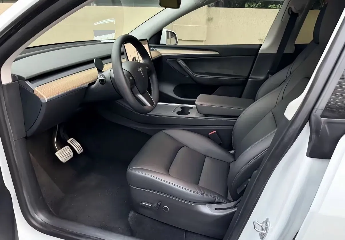 2022 Tesla Model Y BEV 60KWH,autocango,china used car exporter,china ev exporter,chinese used car exporter,chinese used ev exporter