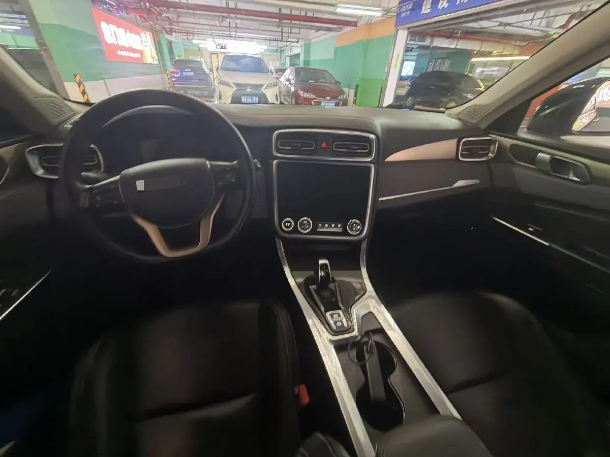 2017 Zotye SR9 2.0T 190HP L4 6DCT,autocango,china used car exporter,china ev exporter,chinese used car exporter,chinese used ev exporter