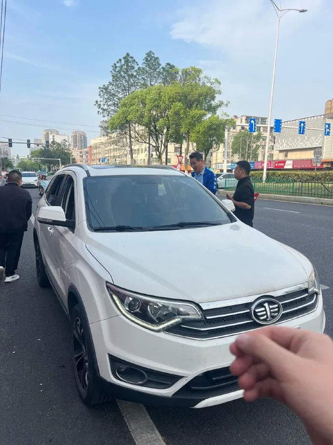 2017 FAW Senia R7 1.6L 116HP L4 6AT,autocango,china used car exporter,china ev exporter,chinese used car exporter,chinese used ev exporter