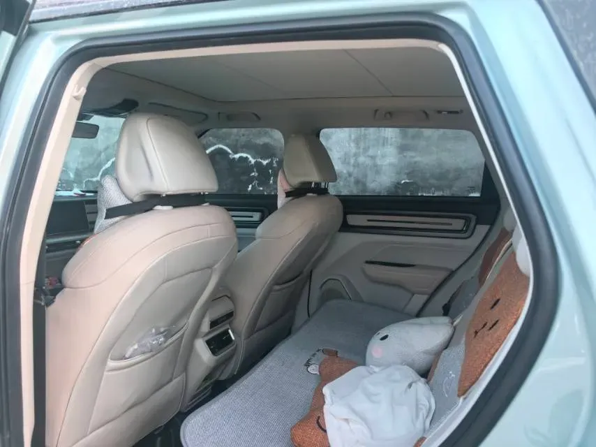 2023 Geely ICON 1.5T 181HP L4 7DCT,autocango,china used car exporter,china ev exporter,chinese used car exporter,chinese used ev exporter