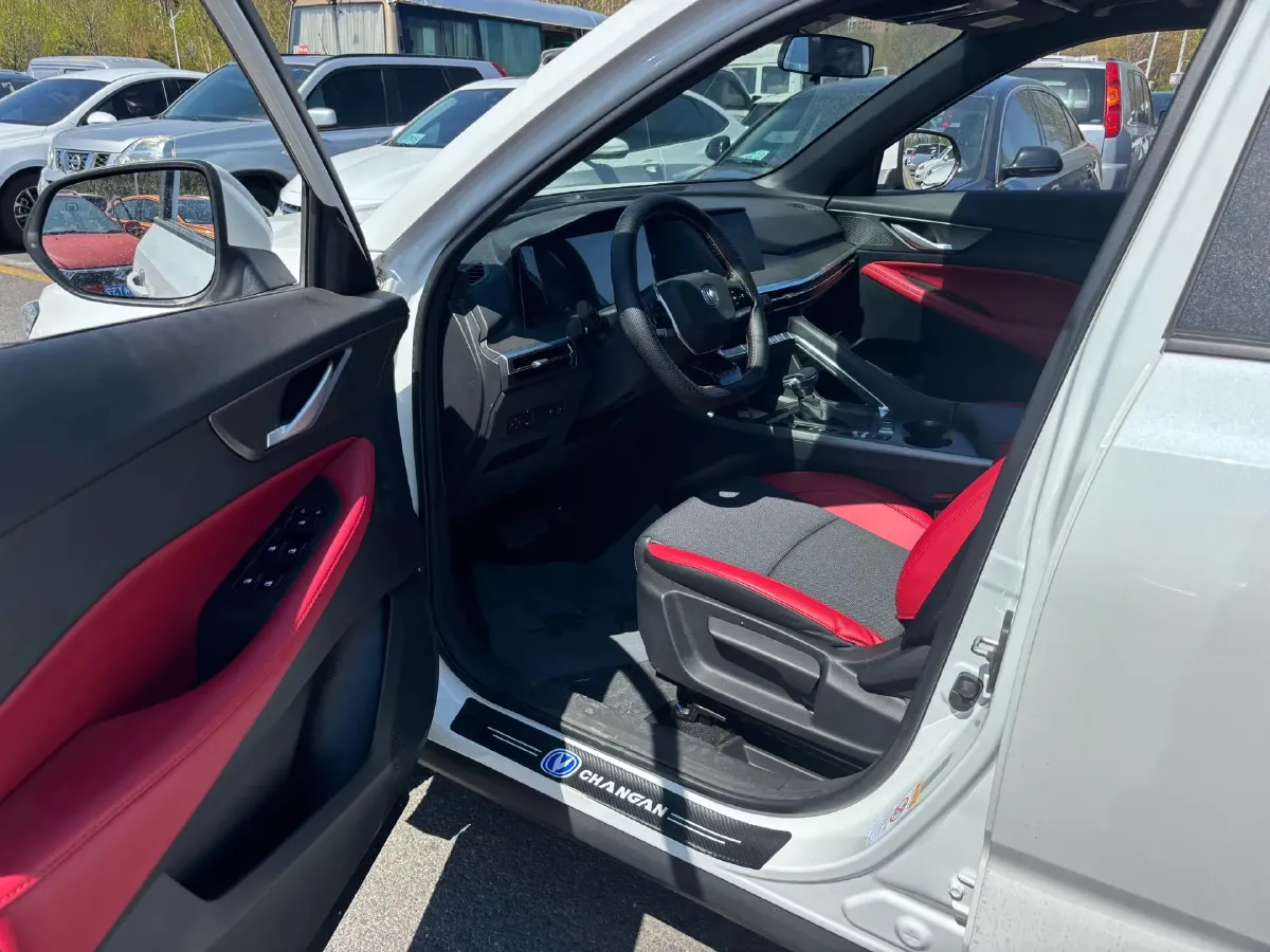 2023 ChangAn CS35 Plus 1.4T 160HP L4 7DCT,autocango,china used car exporter,china ev exporter,chinese used car exporter,chinese used ev exporter