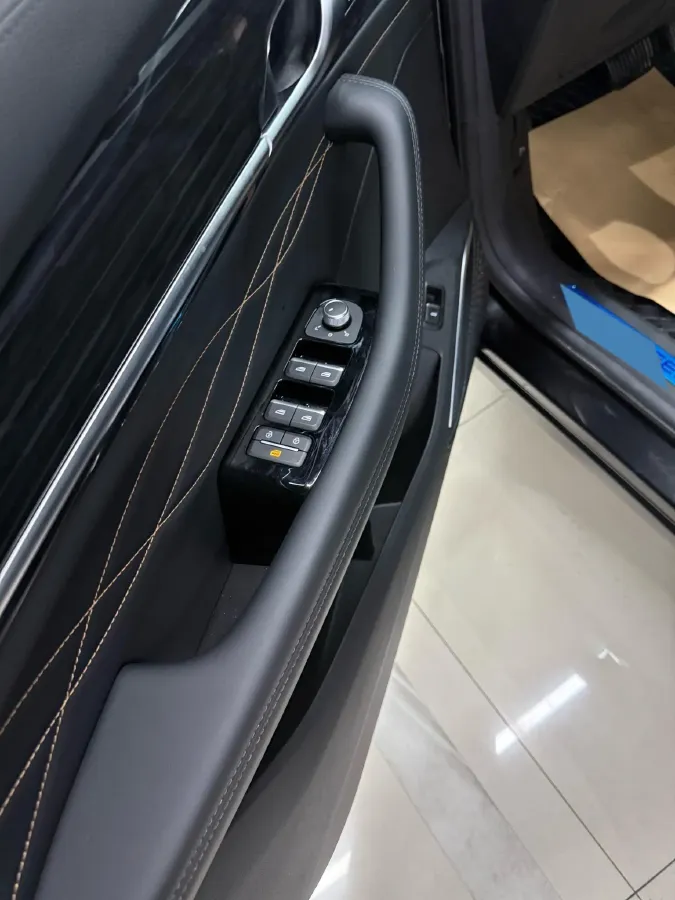 2024 Geely Monjaro 2.0T 218HP L4 7DCT,autocango,china used car exporter,china ev exporter,chinese used car exporter,chinese used ev exporter