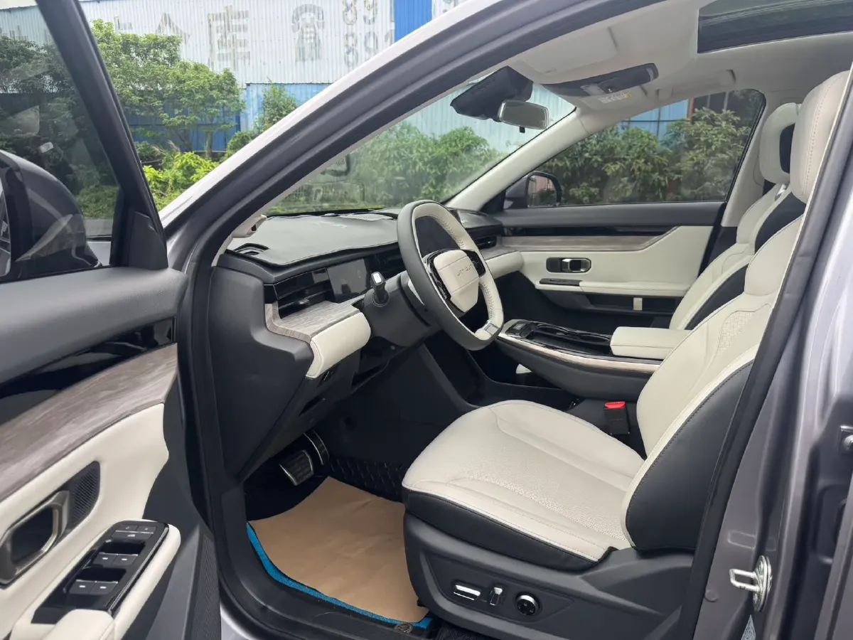 2022 Jetour DASHING 1.6T 197HP L4 7DCT,autocango,china used car exporter,china ev exporter,chinese used car exporter,chinese used ev exporter