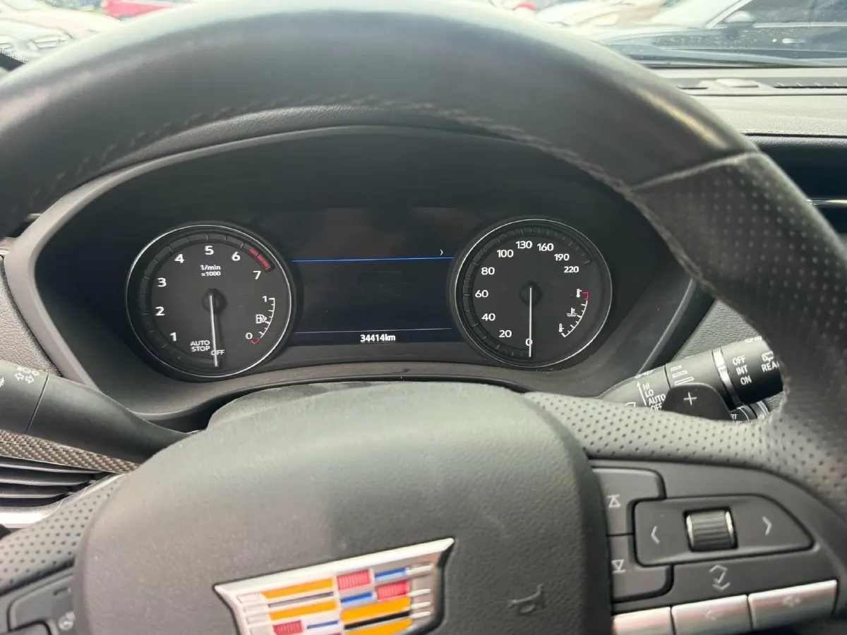 2023 Cadillac XT4 2.0T 237HP L4 9AT,autocango,china used car exporter,china ev exporter,chinese used car exporter,chinese used ev exporter