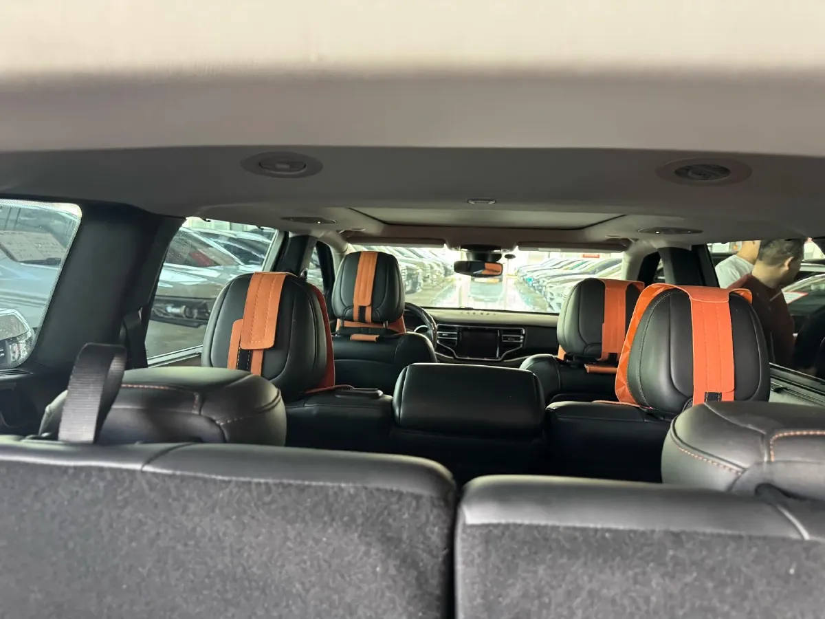 2018 Jeep Grand Commander 2.0T 265HP L4 9AT,autocango,china used car exporter,china ev exporter,chinese used car exporter,chinese used ev exporter