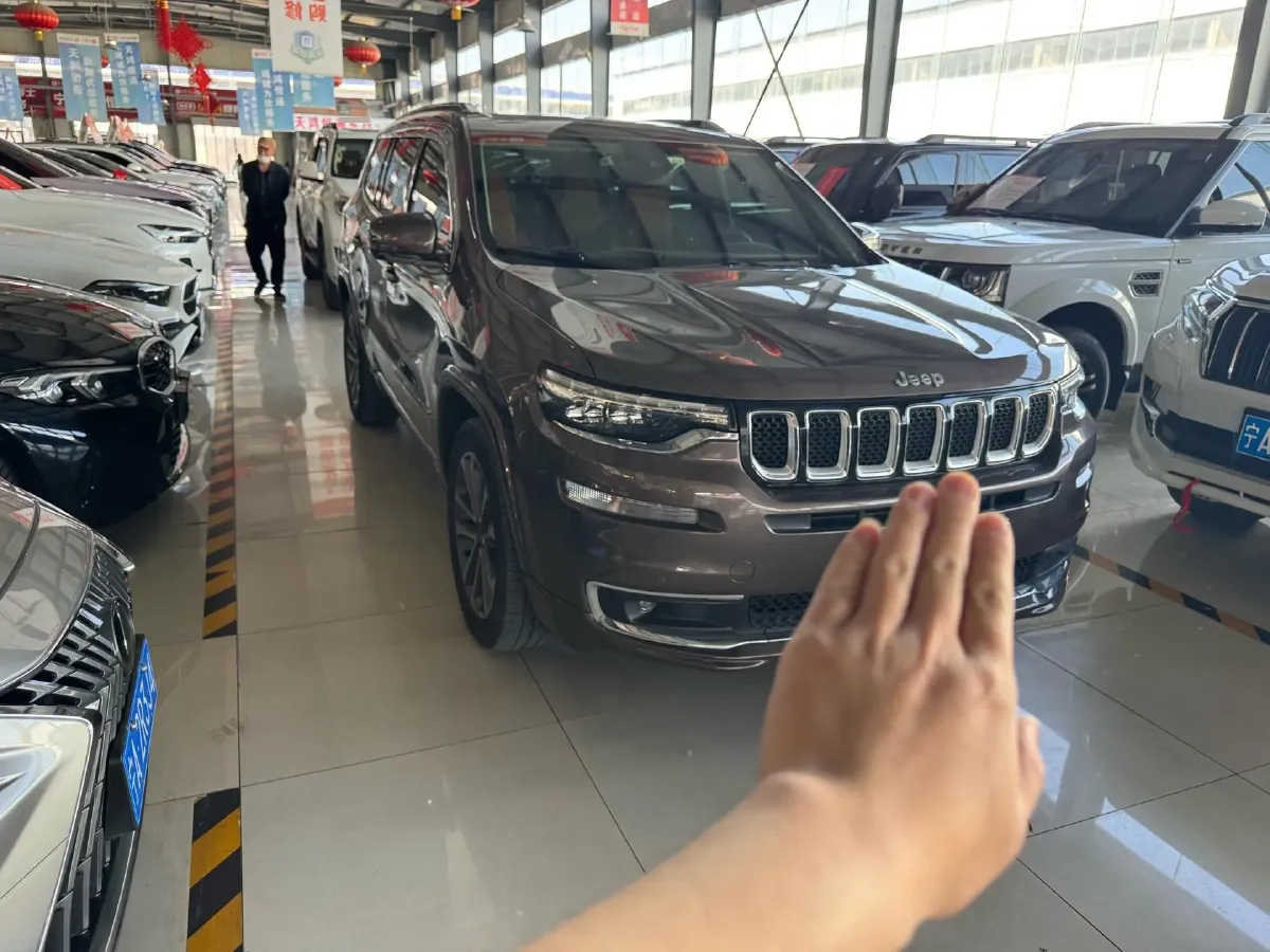 2018 Jeep Grand Commander 2.0T 265HP L4 9AT,autocango,china used car exporter,china ev exporter,chinese used car exporter,chinese used ev exporter