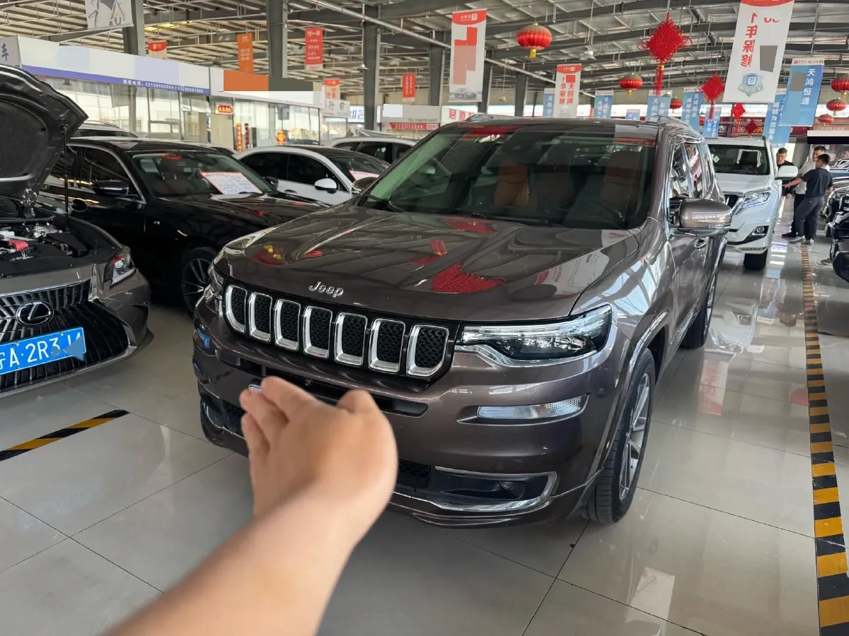 2018 Jeep Grand Commander 2.0T 265HP L4 9AT,autocango,china used car exporter,china ev exporter,chinese used car exporter,chinese used ev exporter