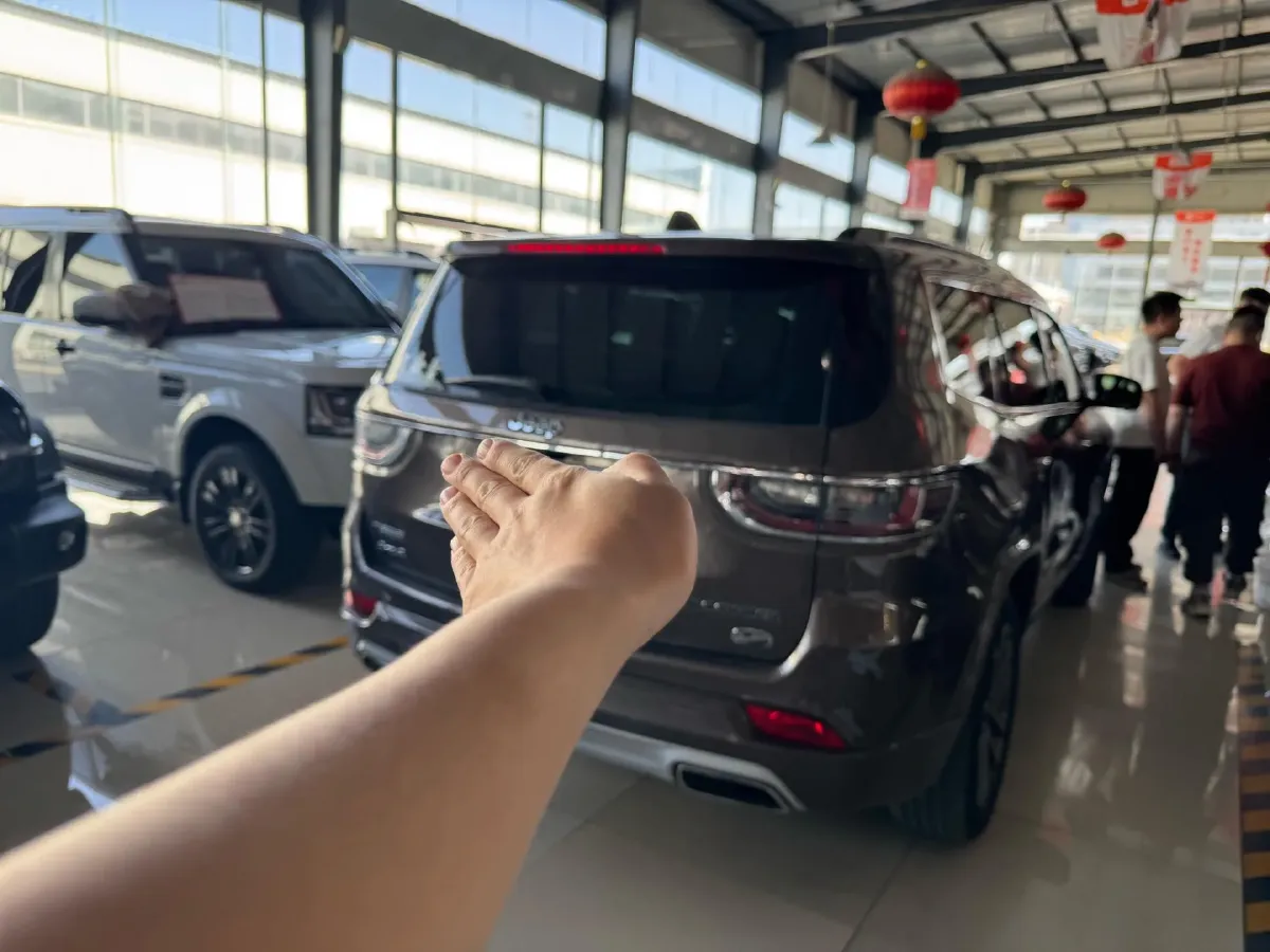 2018 Jeep Grand Commander 2.0T 265HP L4 9AT,autocango,china used car exporter,china ev exporter,chinese used car exporter,chinese used ev exporter