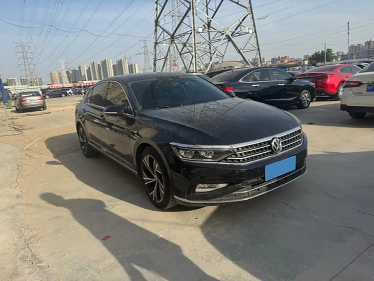 2020 Volkswagen Magotan 2.0T 186HP L4 7DCT,autocango,china used car exporter,china ev exporter,chinese used car exporter,chinese used ev exporter