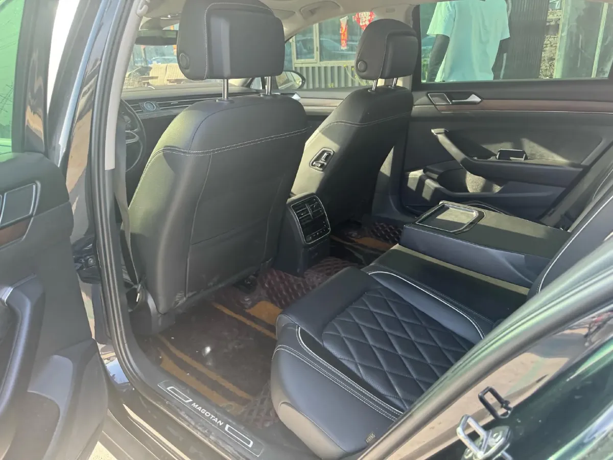 2020 Volkswagen Magotan 2.0T 186HP L4 7DCT,autocango,china used car exporter,china ev exporter,chinese used car exporter,chinese used ev exporter