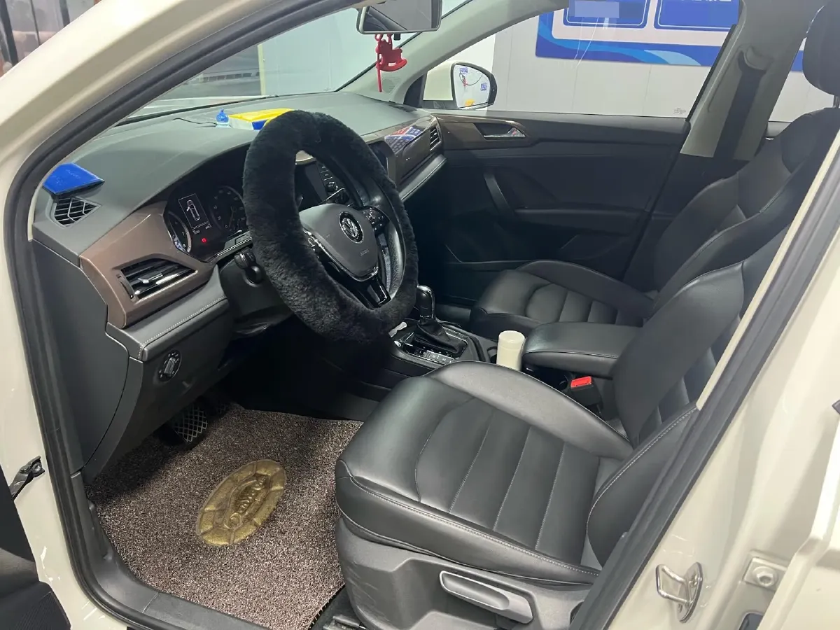 2019 MINI MINI 1.5T 102HP L3 7DCT,autocango,china used car exporter,china ev exporter,chinese used car exporter,chinese used ev exporter