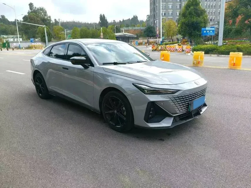 2023 ChangAn UNI-V iDD 1.5T 170HP L4 6TCT PHEV 18.4KWH,autocango,china used car exporter,china ev exporter,chinese used car exporter,chinese used ev exporter