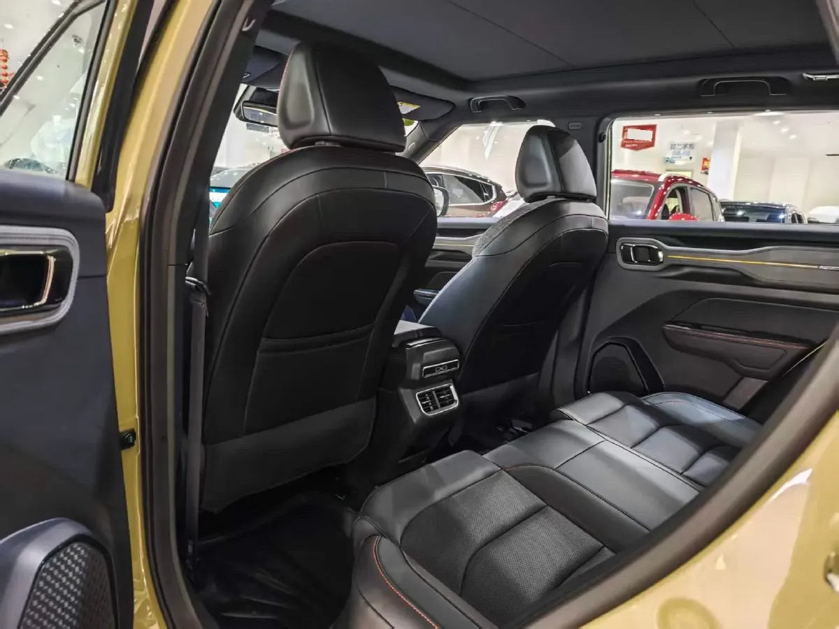 2025 Geely Cowboy 1.5T 181HP L4 7DCT,autocango,china used car exporter,china ev exporter,chinese used car exporter,chinese used ev exporter