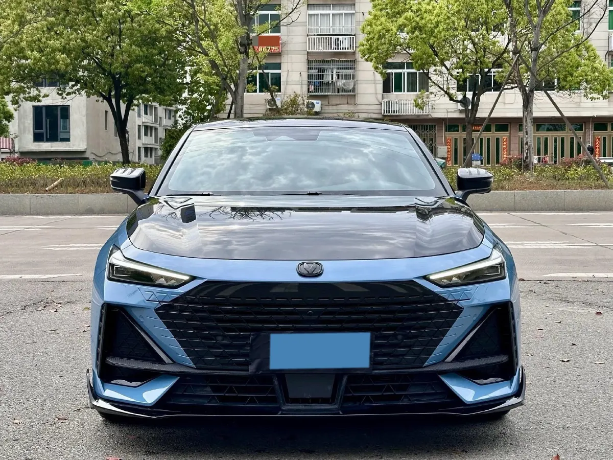 2023 ChangAn UNI-V 1.5T 188HP L4 7DCT,autocango,china used car exporter,china ev exporter,chinese used car exporter,chinese used ev exporter