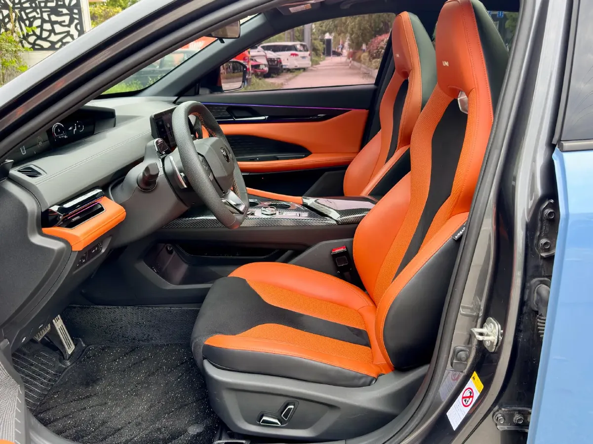 2023 ChangAn UNI-V 1.5T 188HP L4 7DCT,autocango,china used car exporter,china ev exporter,chinese used car exporter,chinese used ev exporter