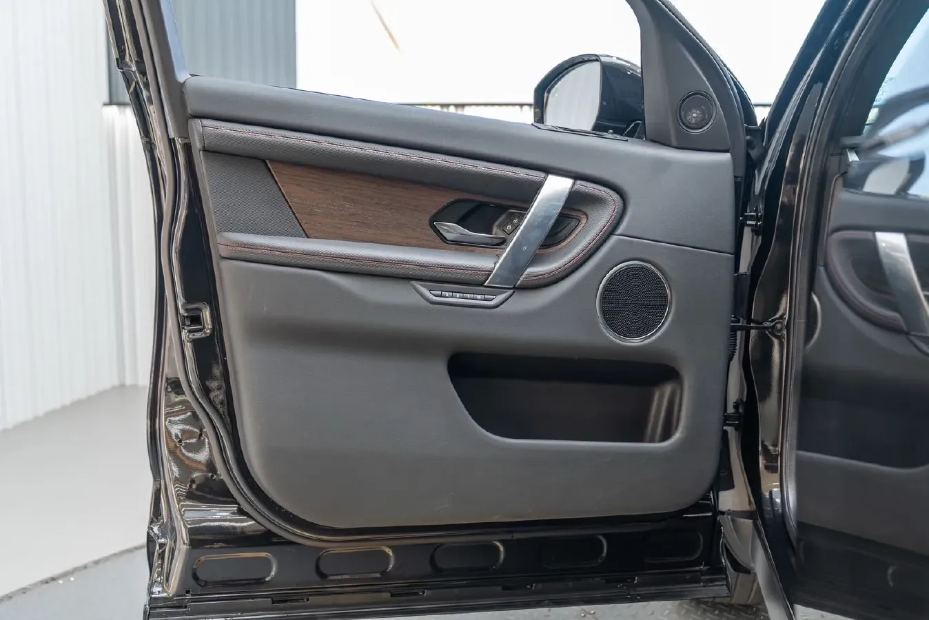 2022 Land Rover Discovery Sport 2.0T 249HP L4 9AT,autocango,china used car exporter,china ev exporter,chinese used car exporter,chinese used ev exporter