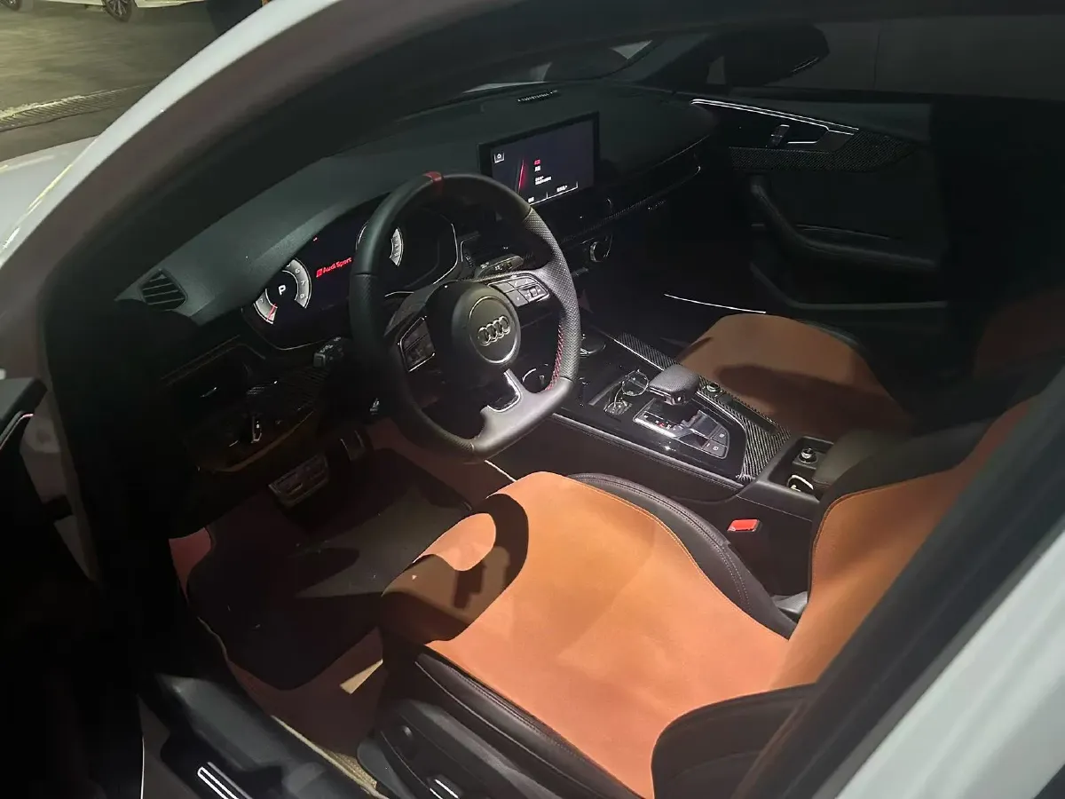 2025 Audi A4L 2.0T 245HP L4 7DCT,autocango,china used car exporter,china ev exporter,chinese used car exporter,chinese used ev exporter