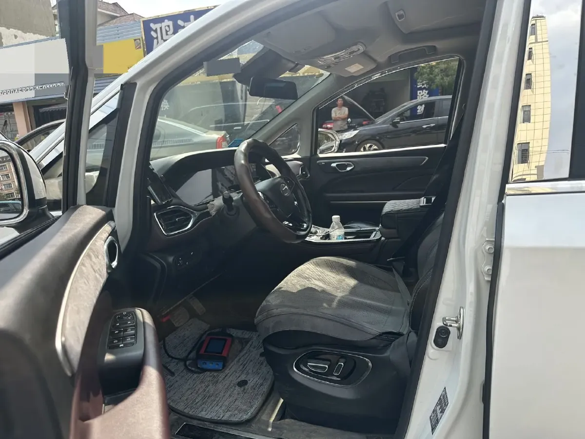 2021 GAC Trumpchi M6 1.5T 169HP L4 7DCT,autocango,china used car exporter,china ev exporter,chinese used car exporter,chinese used ev exporter