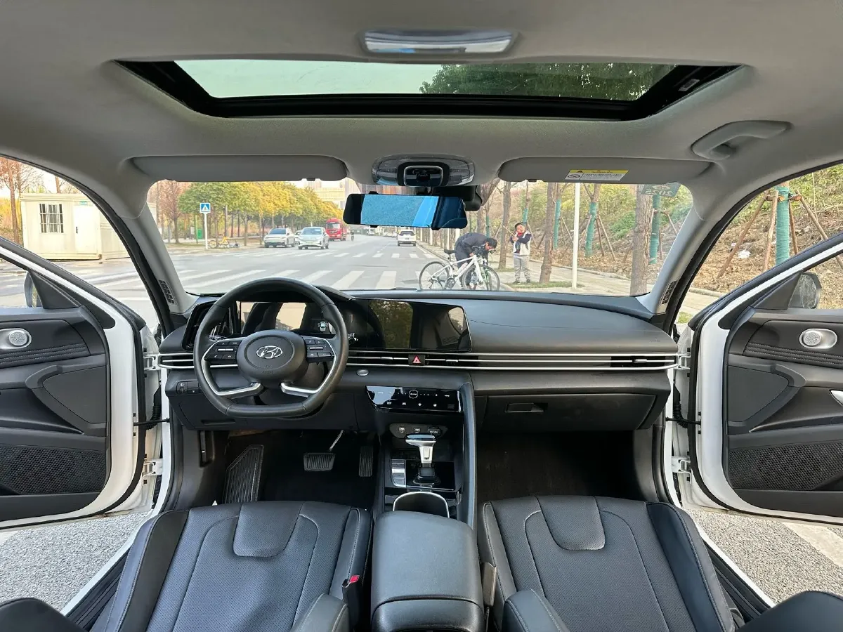 2022 Hyundai Elantra 1.5L 115HP L4 CVT,autocango,china used car exporter,china ev exporter,chinese used car exporter,chinese used ev exporter