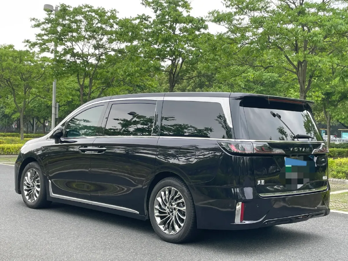 2024 Voyah Dream 1.5T 150HP L4 PHEV 43KWH,autocango,china used car exporter,china ev exporter,chinese used car exporter,chinese used ev exporter