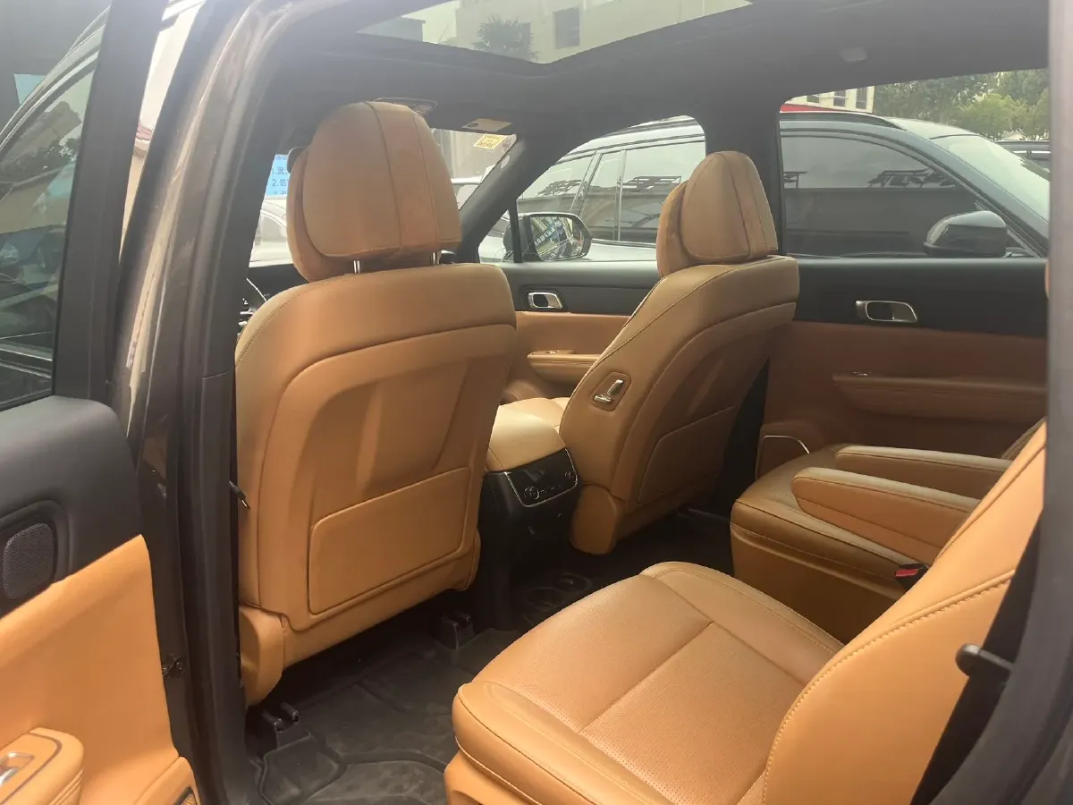 2021 Li ONE Range Extended 131HP REEV 40.5KWH,autocango,china used car exporter,china ev exporter,chinese used car exporter,chinese used ev exporter