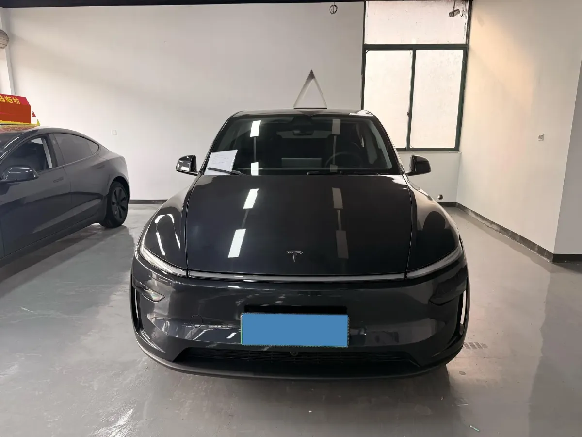 2025 Tesla Model Y BEV 62.5KWH,autocango,china used car exporter,china ev exporter,chinese used car exporter,chinese used ev exporter