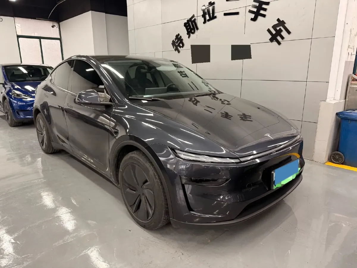 2025 Tesla Model Y BEV 62.5KWH,autocango,china used car exporter,china ev exporter,chinese used car exporter,chinese used ev exporter
