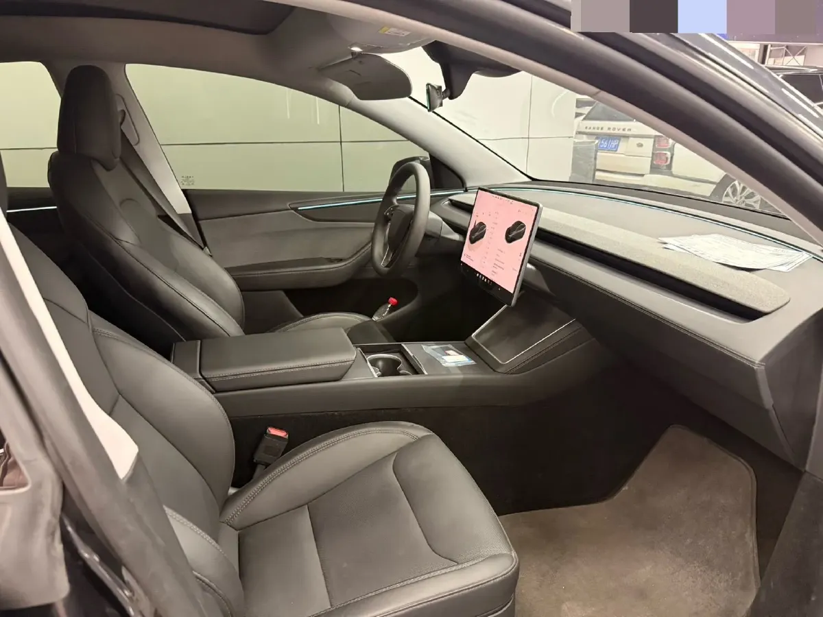 2025 Tesla Model Y BEV 62.5KWH,autocango,china used car exporter,china ev exporter,chinese used car exporter,chinese used ev exporter