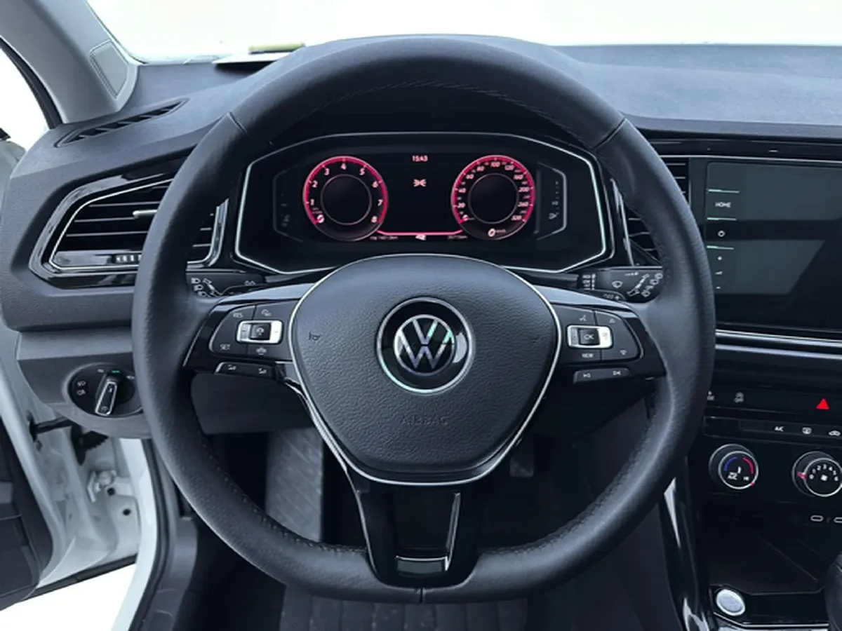 2021 Volkswagen T-Roc 1.4T 150HP L4 7DCT,autocango,china used car exporter,china ev exporter,chinese used car exporter,chinese used ev exporter